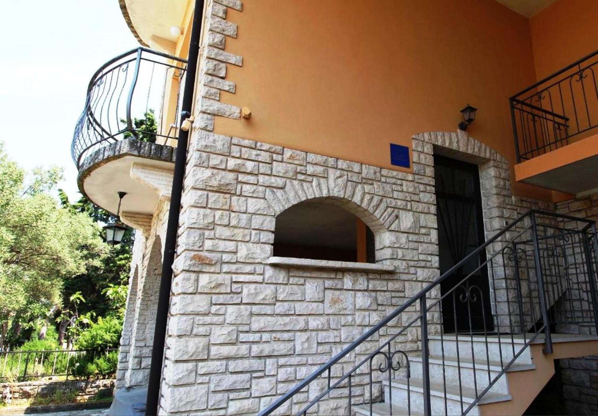 Renata Mare Apartments ロヴィニ エクステリア 写真