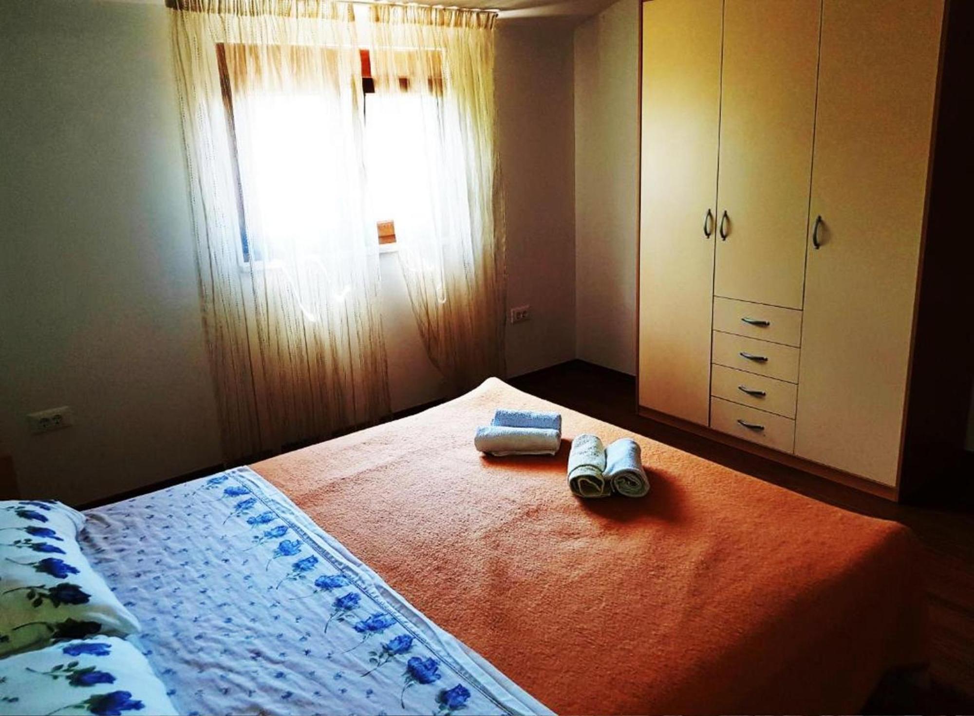Renata Mare Apartments ロヴィニ エクステリア 写真