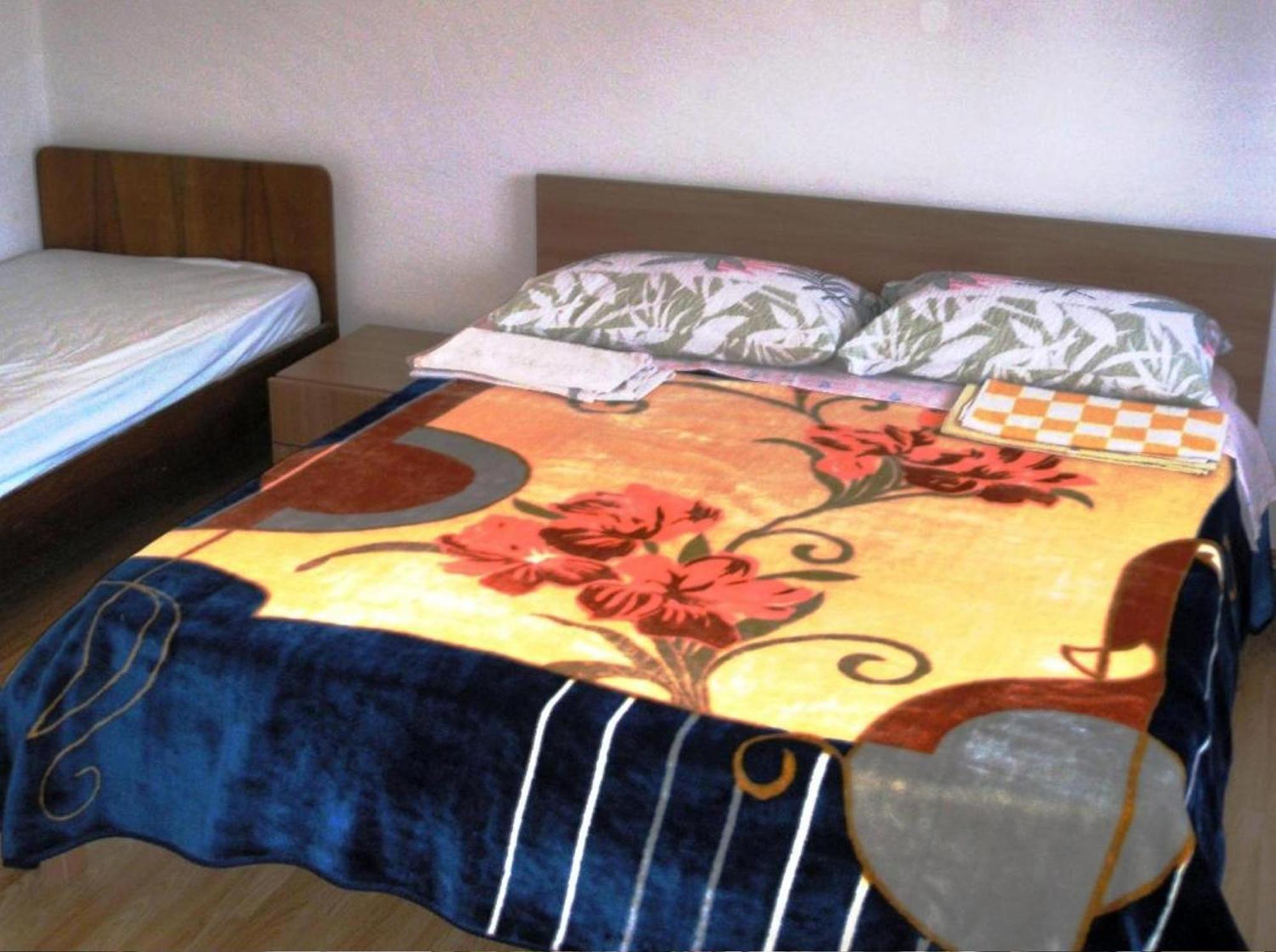 Renata Mare Apartments ロヴィニ エクステリア 写真
