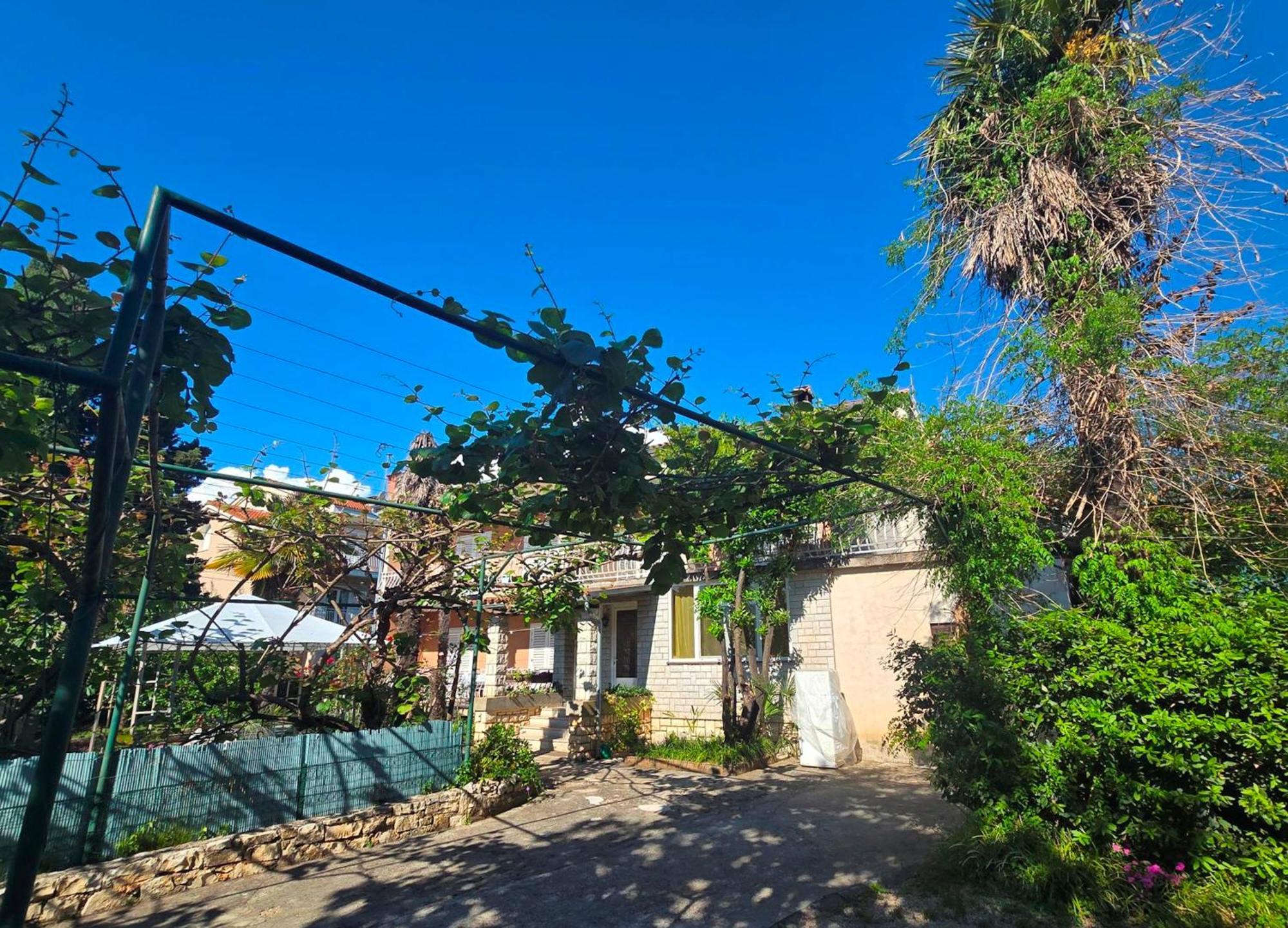 Renata Mare Apartments ロヴィニ エクステリア 写真